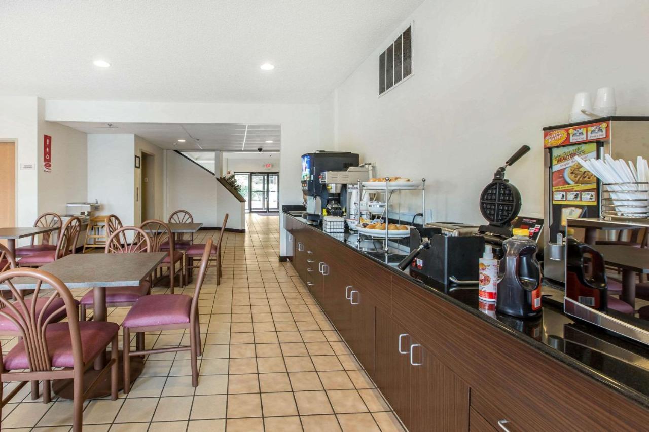 Econo Lodge Inn & Suites Peoria Illinois Exteriér fotografie