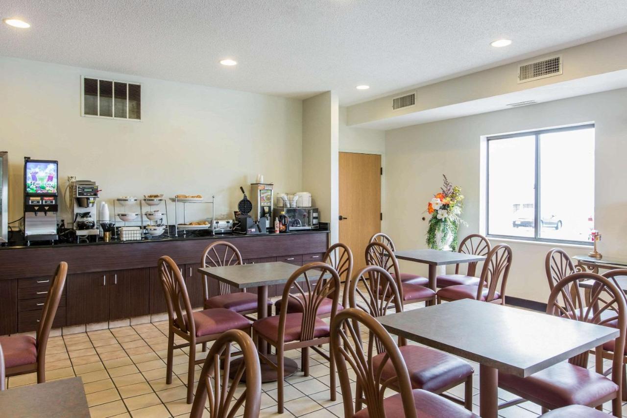 Econo Lodge Inn & Suites Peoria Illinois Exteriér fotografie