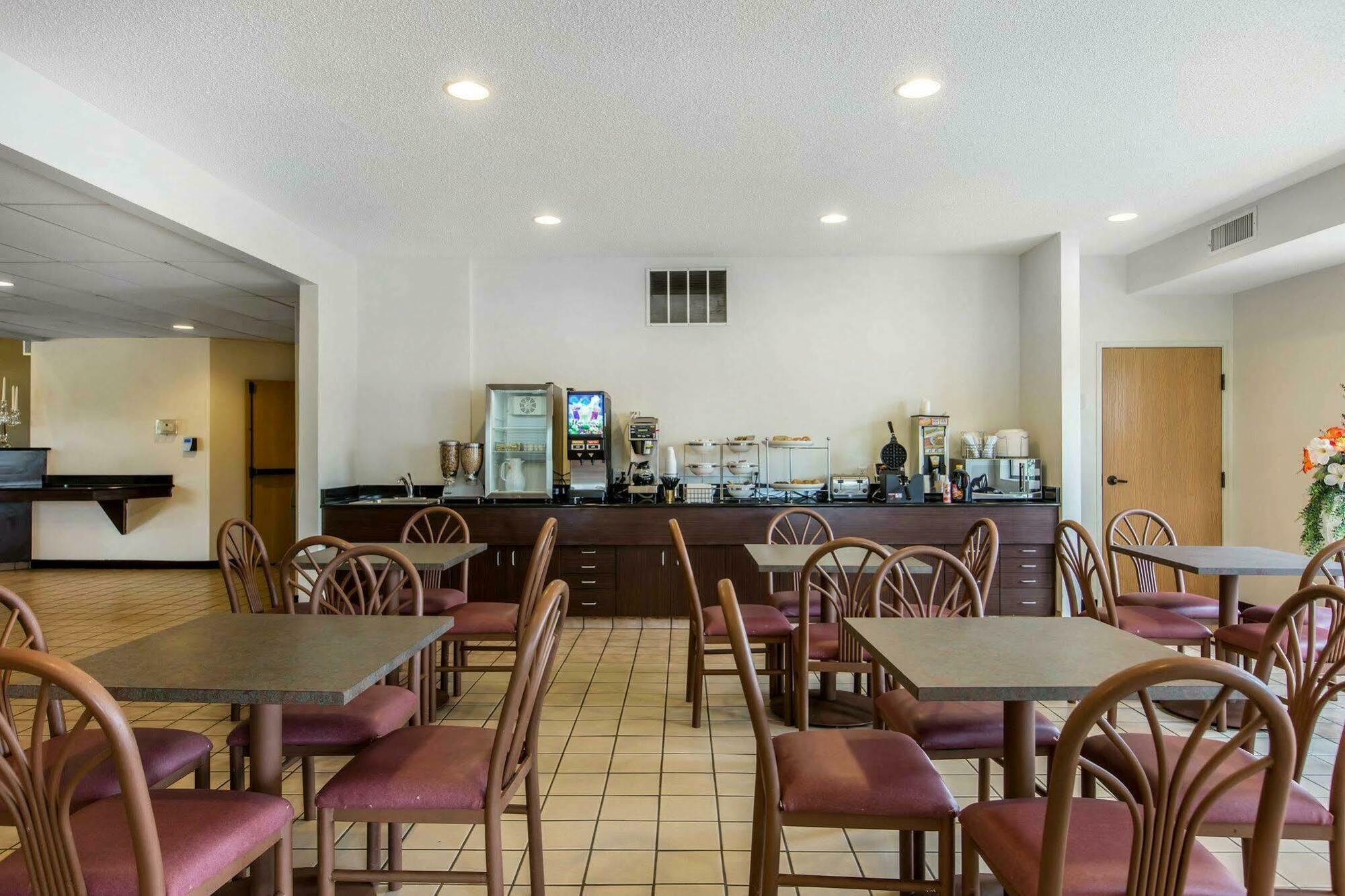 Econo Lodge Inn & Suites Peoria Illinois Exteriér fotografie